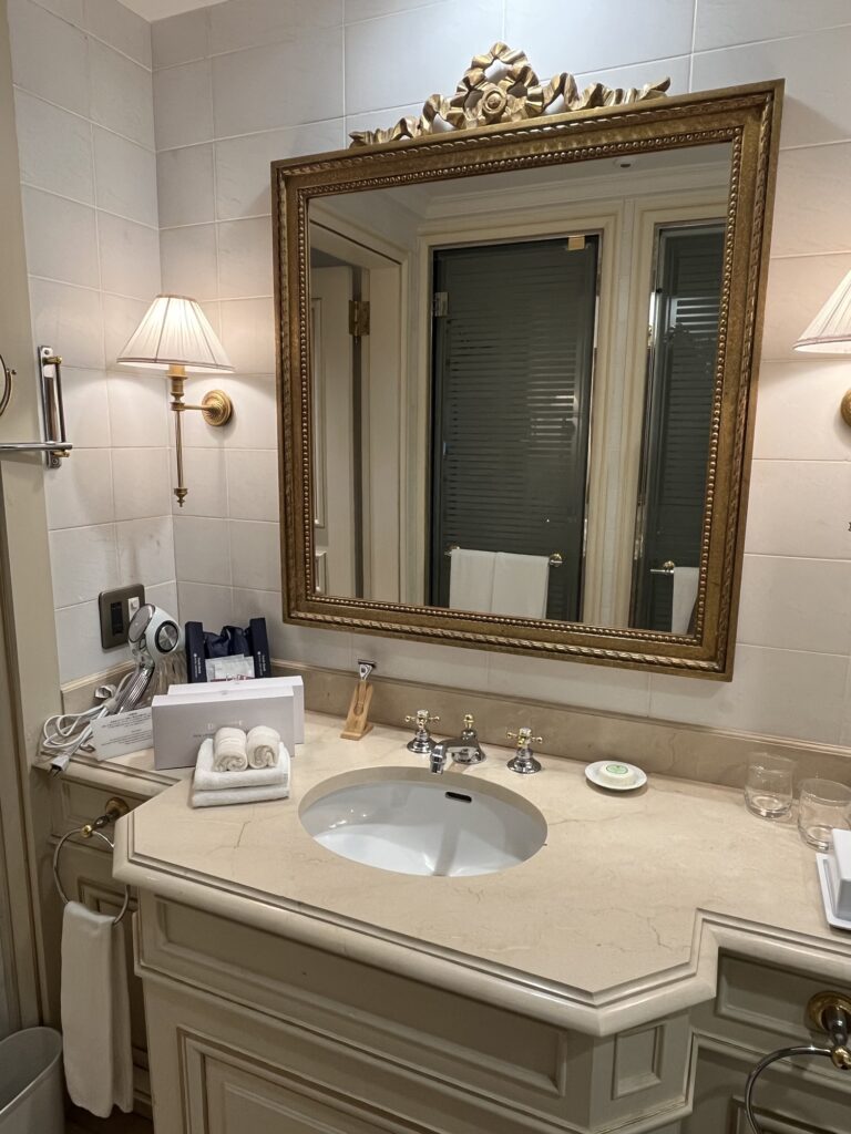 Vanity with Cosme Decorté amenities