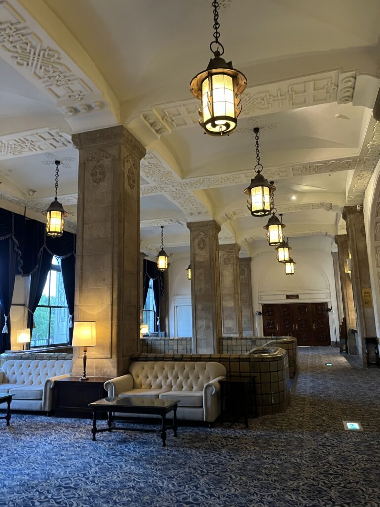 ホテルニューグランドロビー