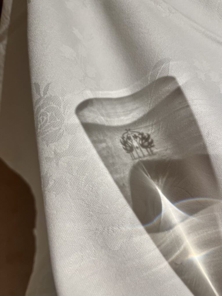 ホテルニューグランドプルミエセミスイートルームサービス部屋食