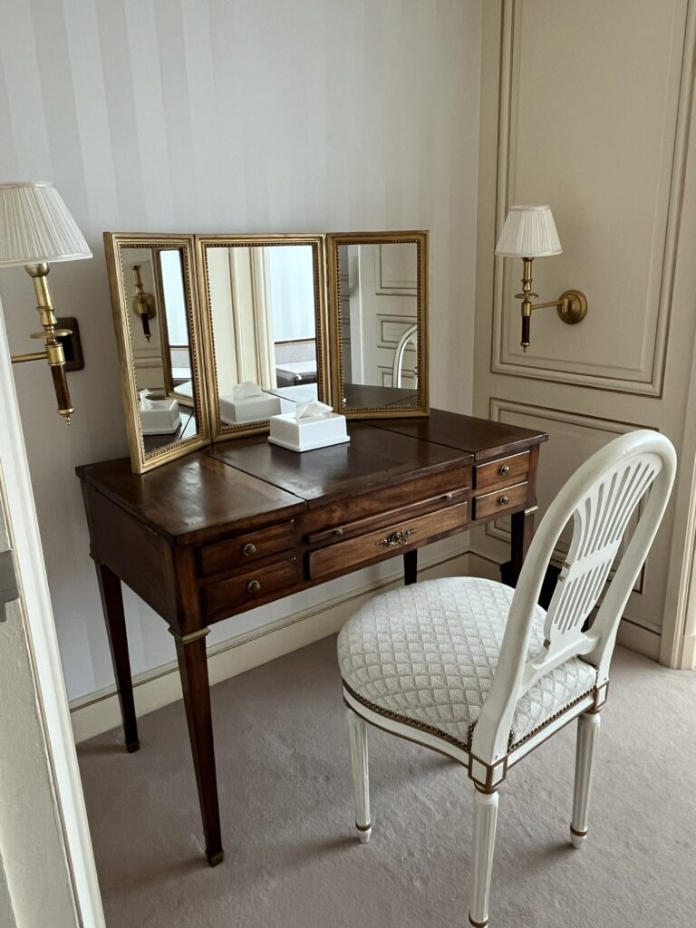 Closet and storage space in the Semi-Suite