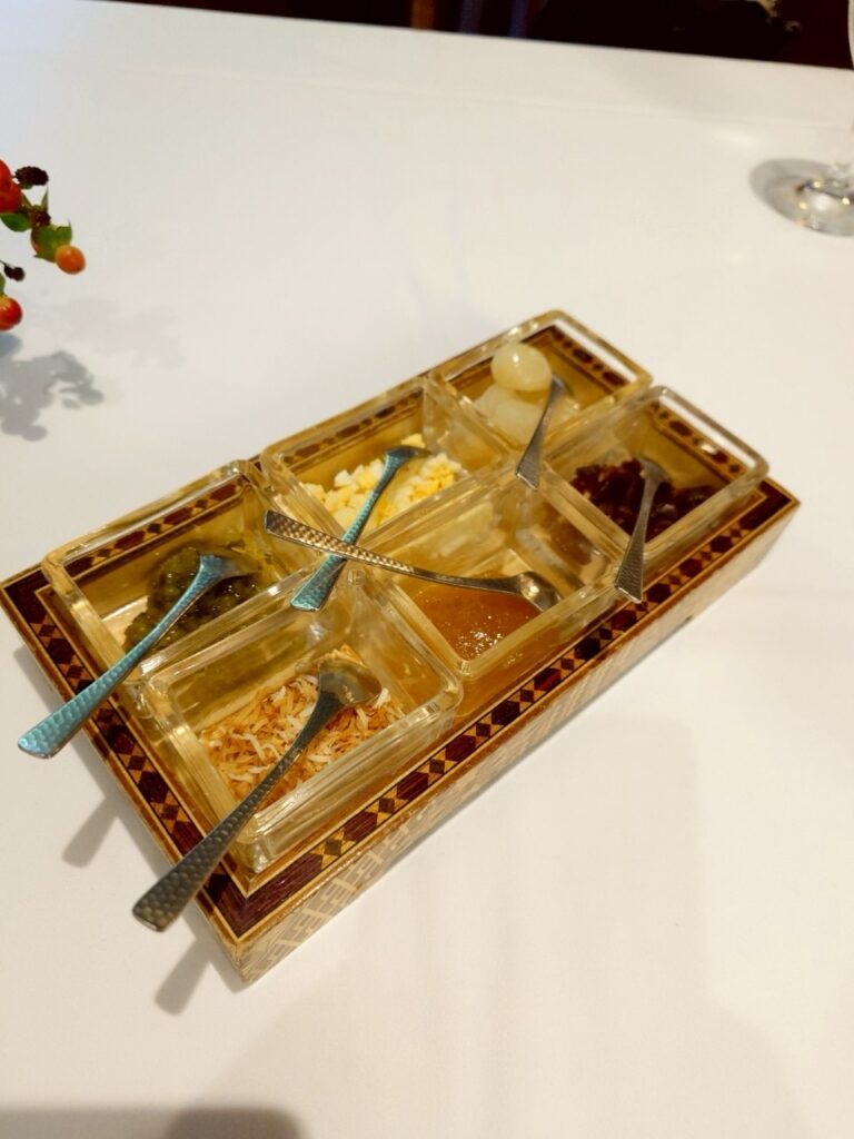 富士屋ホテル　レストラン・カスケード　ビーフカレー薬味